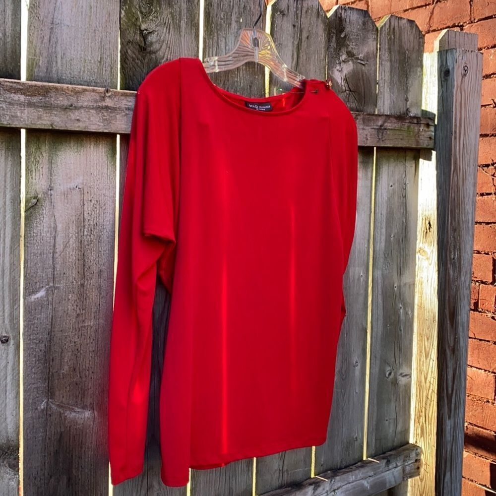 Bold Elements Cut out sleeve top sz. S